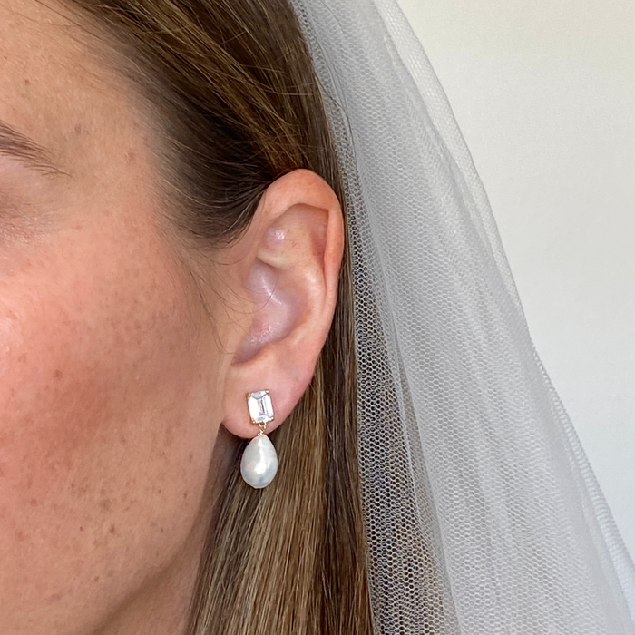 OLIVIA PEARL EARRINGS | GOLD