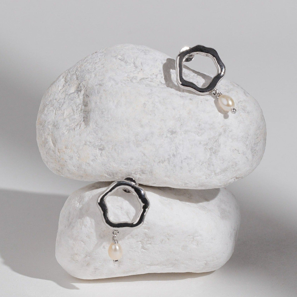 PEONY PEARL EARRINGS | SILVER