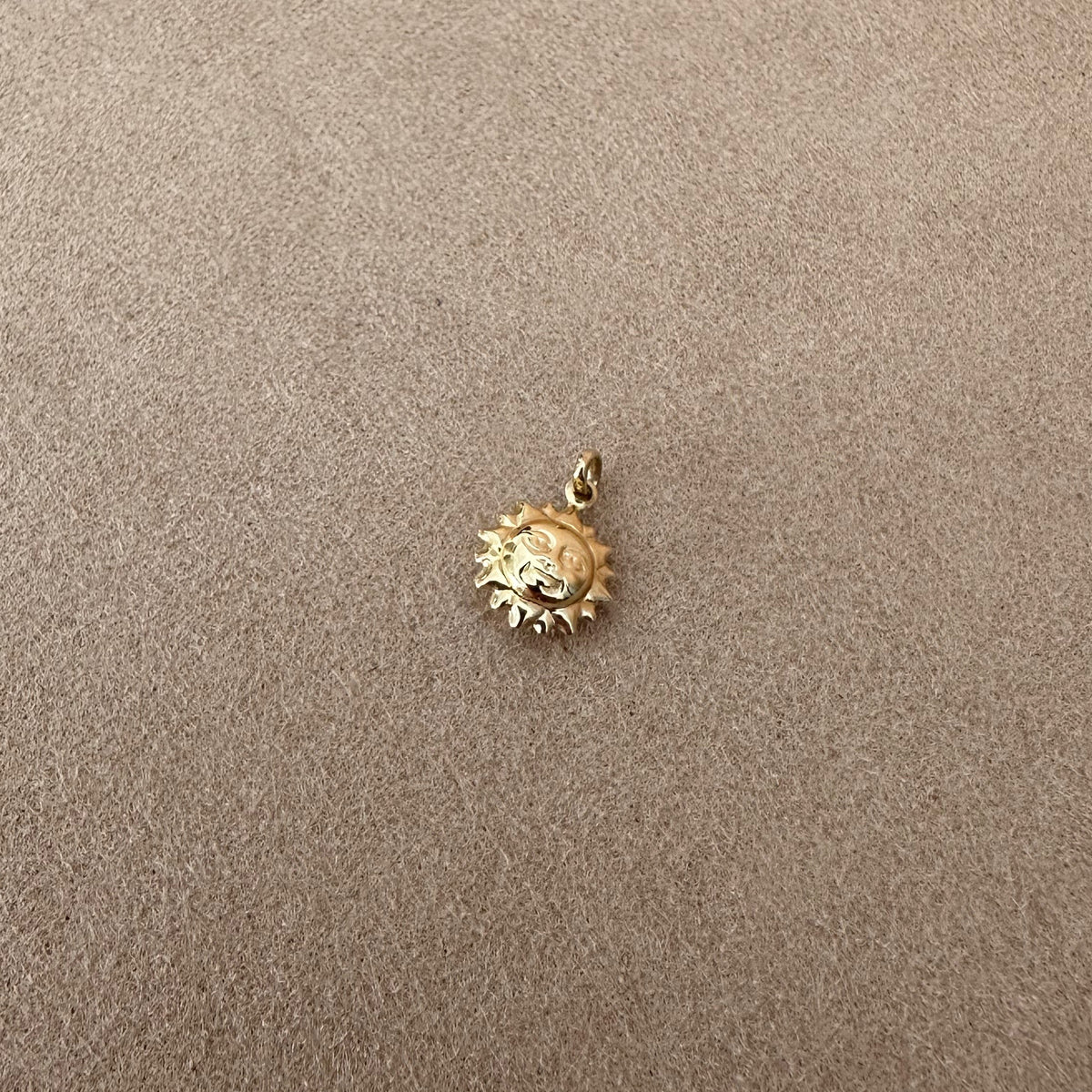 SUN PENDANT | 9K SOLID GOLD