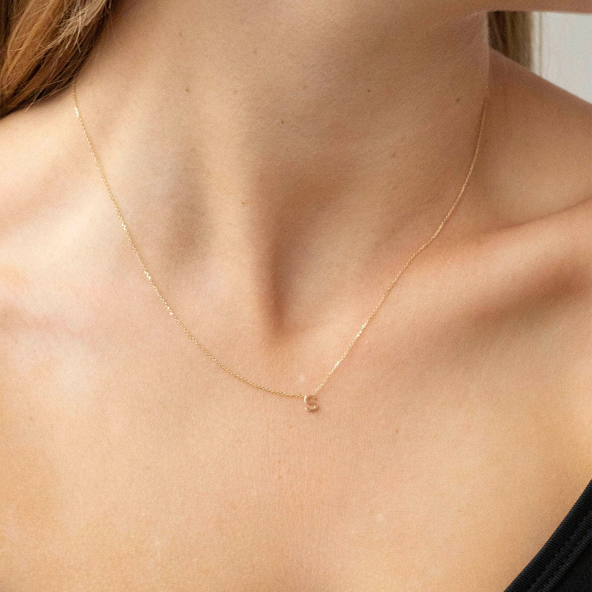 PETITE SINGLE INITIAL NECKLACE | 9K SOLID GOLD