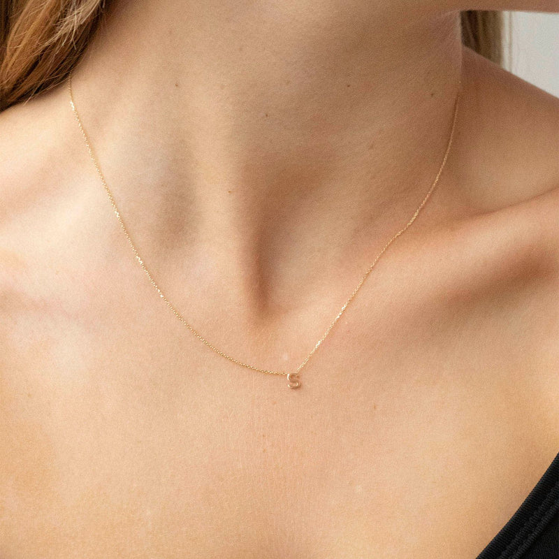 PETITE SINGLE INITIAL NECKLACE | 9K SOLID GOLD