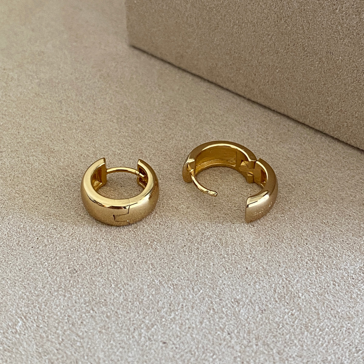 SOFIA HOOPS | GOLD